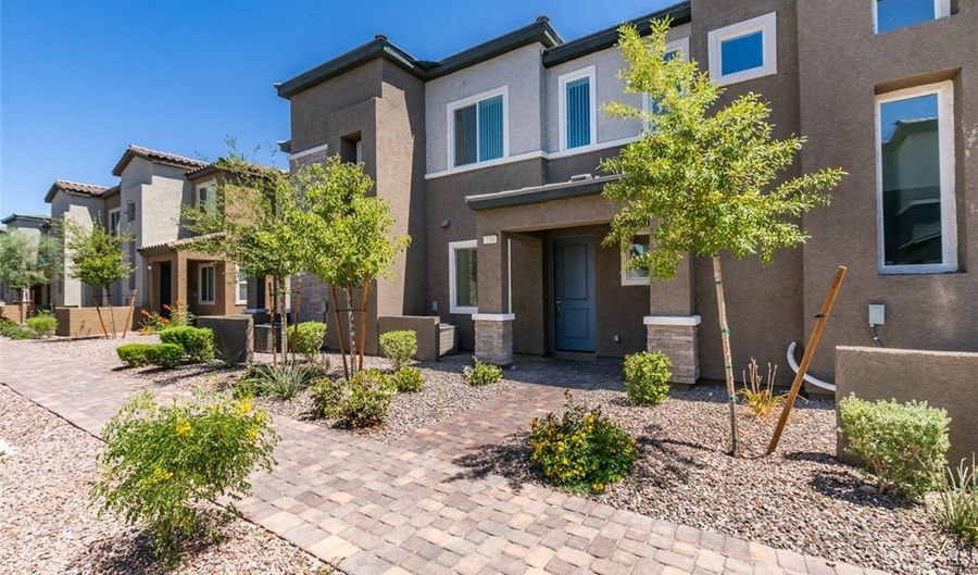 218 Krameria Ave, Henderson, NV 89011 - 2 Beds, 3 Bath