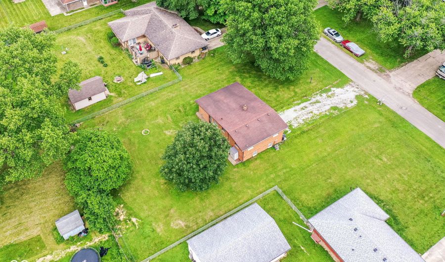 2420 E 40th St, Anderson, IN 46013 - 2 Beds, 2 Bath