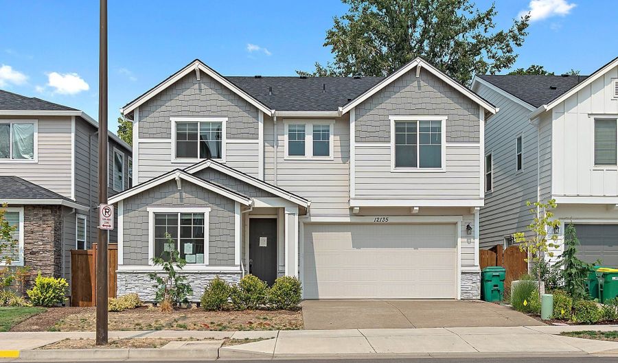 12135 SW SILVERTIP St, Beaverton, OR 97007 - 6 Beds, 4 Bath