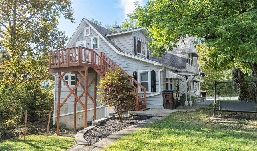 580 Indiana Ave, Aurora, IN 47001 - 4 Beds, 3 Bath