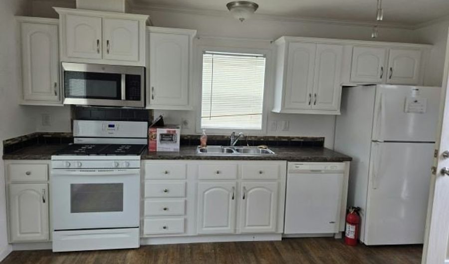 07 Coke Ave 56, Avenel, NJ 07001 - 1 Beds, 1 Bath