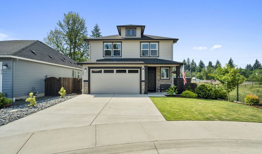 923 NW 26TH Way, Battle Ground, WA 98604 - 3 Beds, 3 Bath
