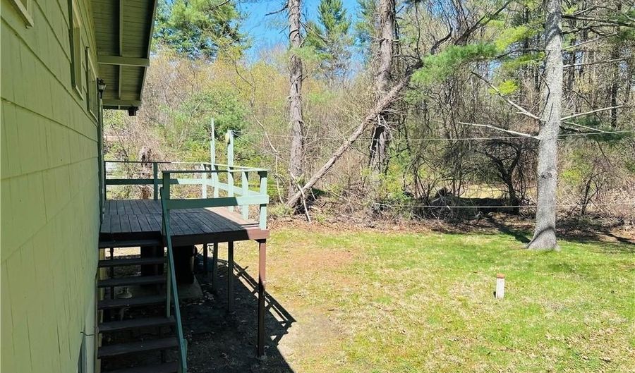 72 Overlea Rd, North Smithfield, RI 02896 - 3 Beds, 1 Bath