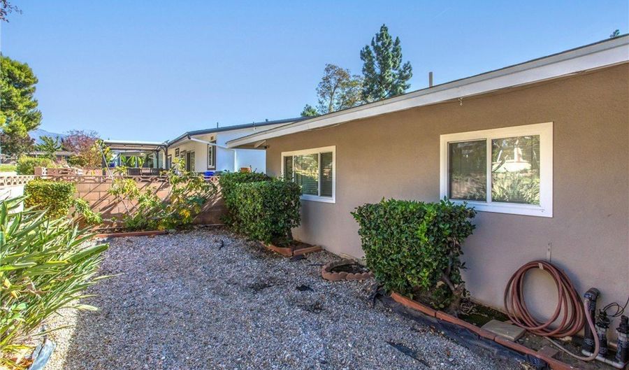 34406 Cedar Ave, Yucaipa, CA 92399 - 2 Beds, 2 Bath