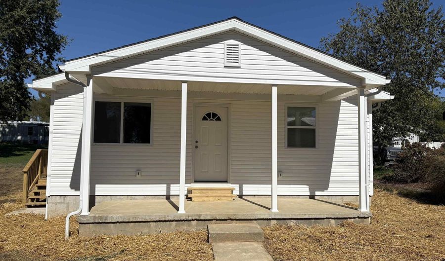 112 W Second St, Birdseye, IN 47513 - 3 Beds, 2 Bath