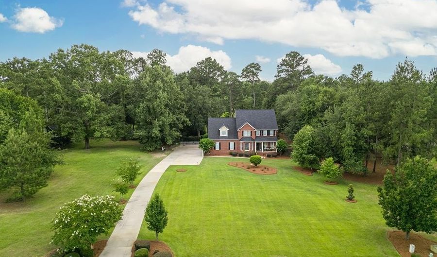1200 River Pointe Dr, Albany, GA 31701 - 5 Beds, 5 Bath