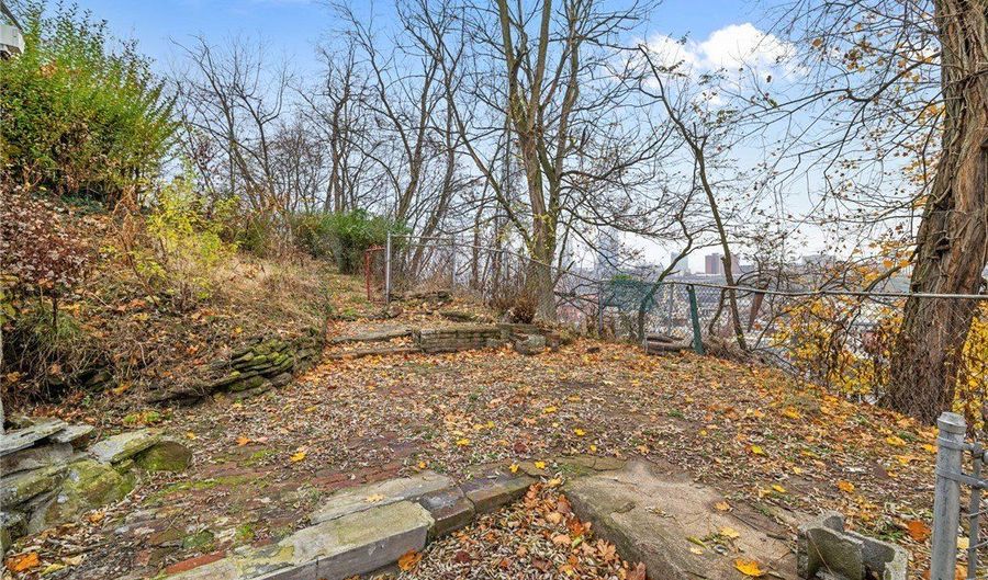 10 Welsh Way, Airville, PA 15203 - 4 Beds, 2 Bath