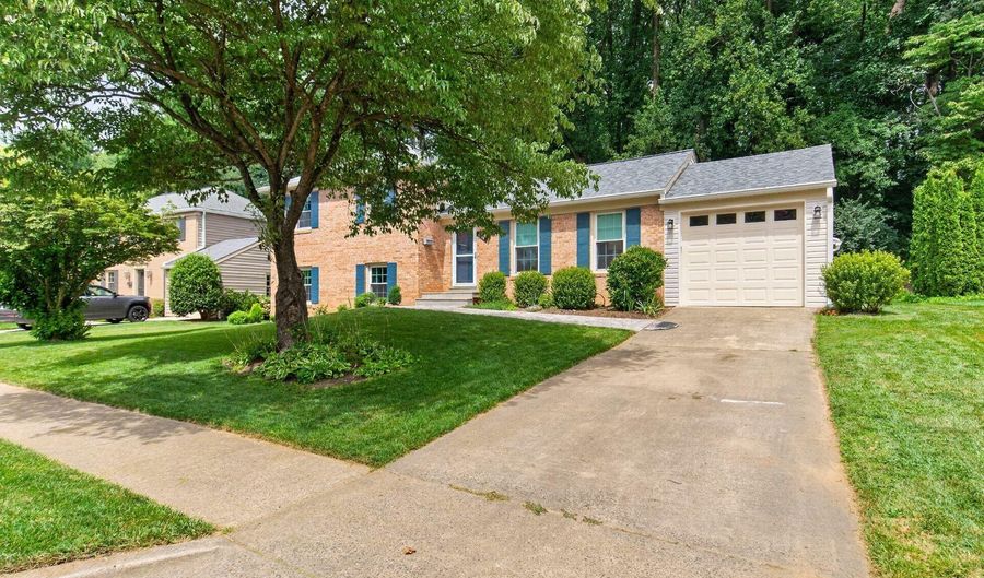 4508 FIDELITY Ct, Annandale, VA 22003 - 5 Beds, 3 Bath