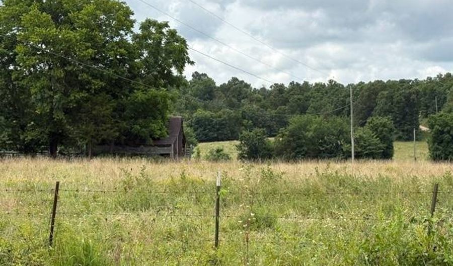 925 Peace Valley Rd, Ash Flat, AR 72513 - 2 Beds, 1 Bath