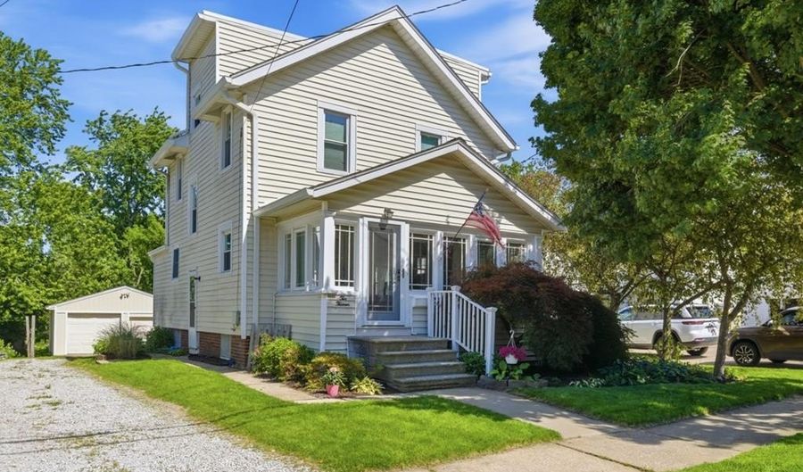 1013 Chestnut St, Ashland, OH 44805 - 3 Beds, 1 Bath