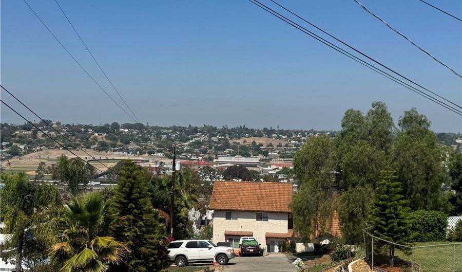 1830 Helix, Spring Valley, CA 91977 - 6 Beds, 5 Bath