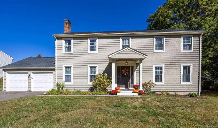 4 Brookfield Ct, Cheshire, CT 06410 - 4 Beds, 3 Bath