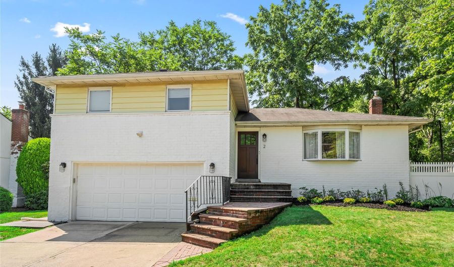 2 Lydia Ct, Albertson, NY 11507 - 3 Beds, 3 Bath