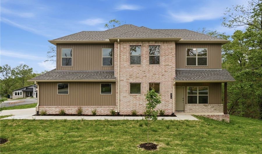 276 Kinross Dr, Bella Vista, AR 72715 - 2 Beds, 3 Bath