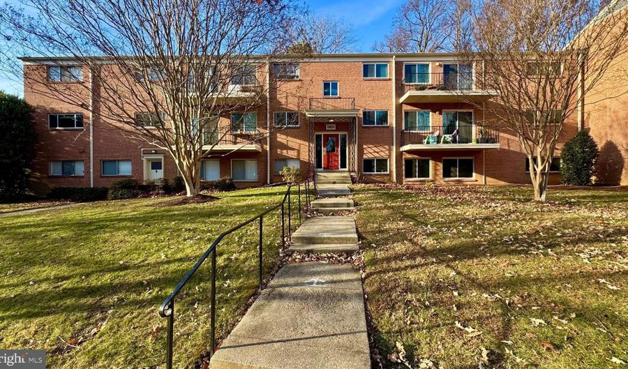 10620 WEYMOUTH St 1, Bethesda, MD 20814 - 2 Beds, 2 Bath