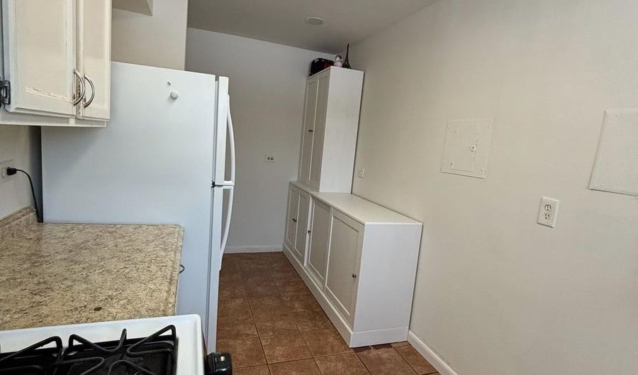 10667 MONTROSE Ave 4, Bethesda, MD 20814 - 3 Beds, 2 Bath
