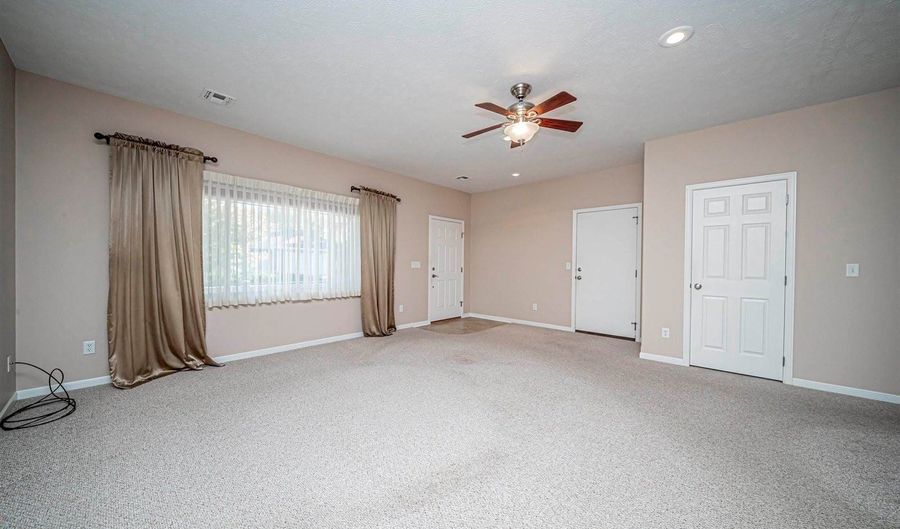 1221 NW 5th St, Abilene, KS 67410 - 2 Beds, 2 Bath