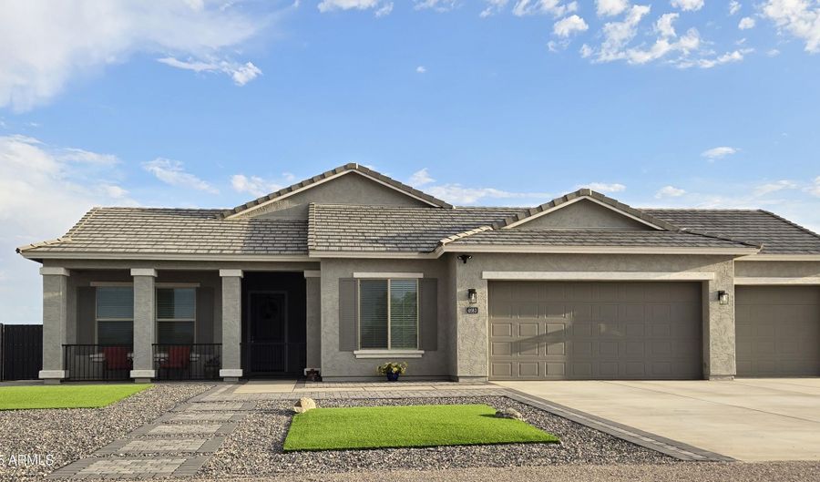 9087 W LIMESTONE MOUNTAIN Dr, Casa Grande, AZ 85194 - 5 Beds, 4 Bath