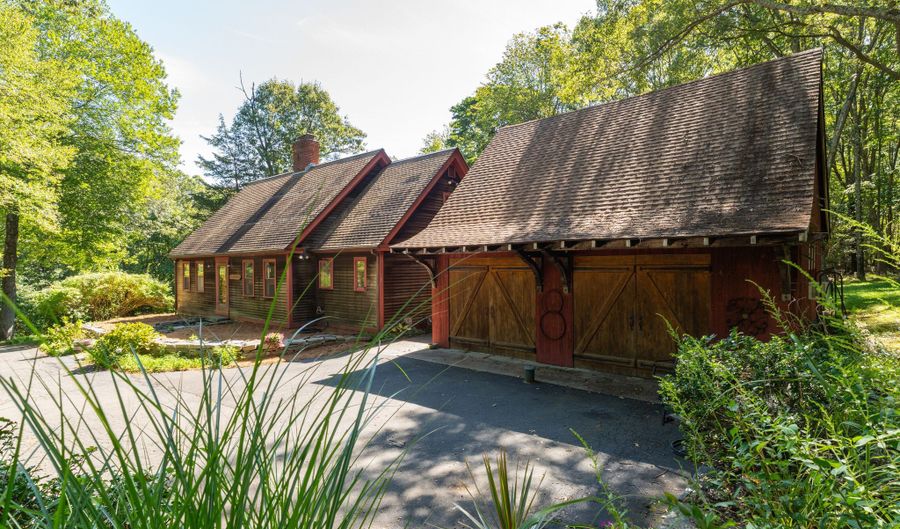 8 Butter Jones Rd, Chester, CT 06412 - 3 Beds, 3 Bath