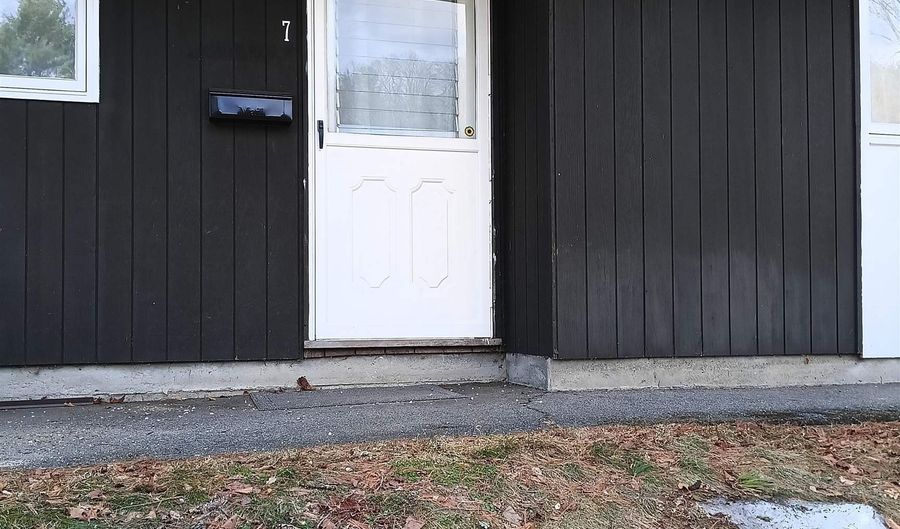 39 Brookside Dr 7, Brattleboro, VT 05301 - 1 Beds, 1 Bath