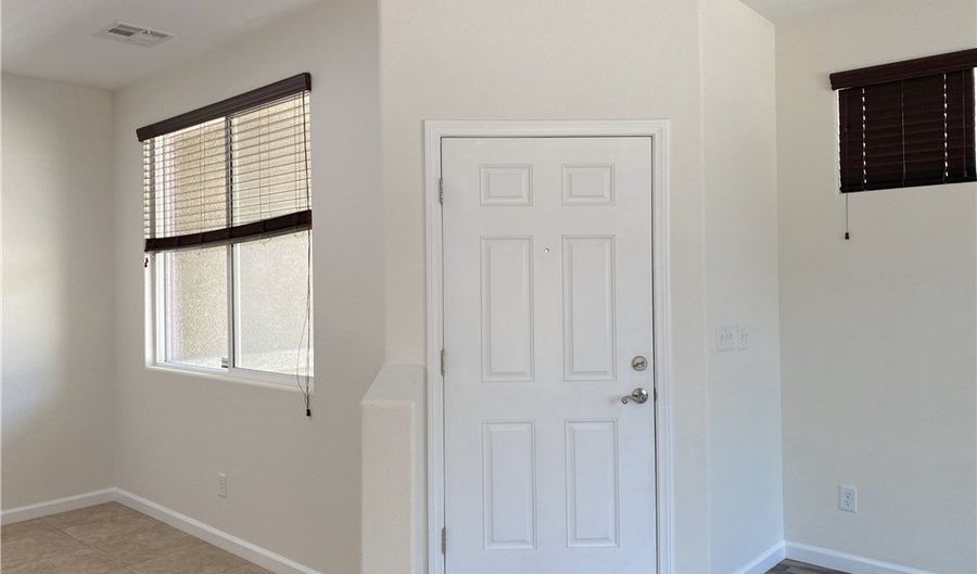 1000 Aspen Cliff Dr, Henderson, NV 89011 - 4 Beds, 2 Bath