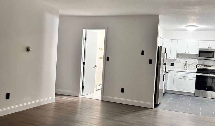 1109 Waterbury Rd APT 1A, Cheshire, CT 06410 - 2 Beds, 1 Bath