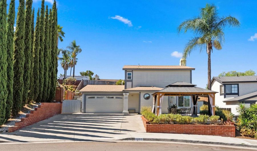 1233 Titan Ct, Escondido, CA 92026 - 4 Beds, 4 Bath