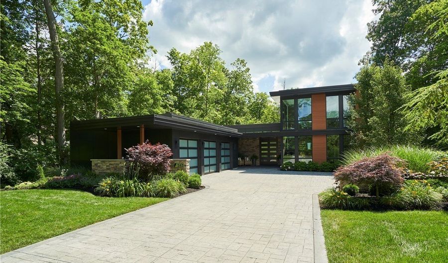 243 Overwood Rd, Akron, OH 44313 - 4 Beds, 5 Bath