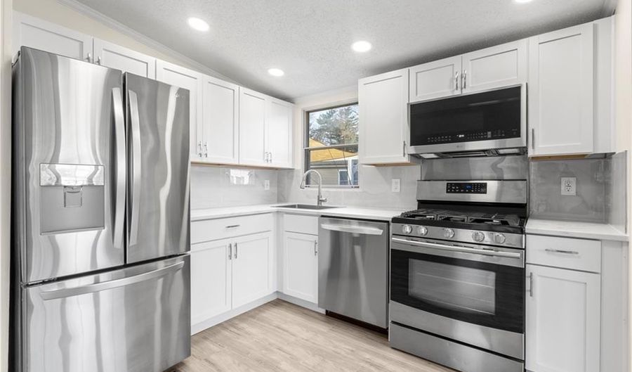 1 O'hare Ct, Coventry, RI 02816 - 2 Beds, 2 Bath