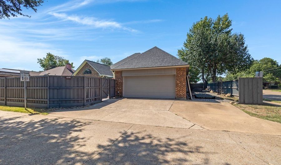 901 Green Brook Dr, Allen, TX 75002 - 4 Beds, 3 Bath