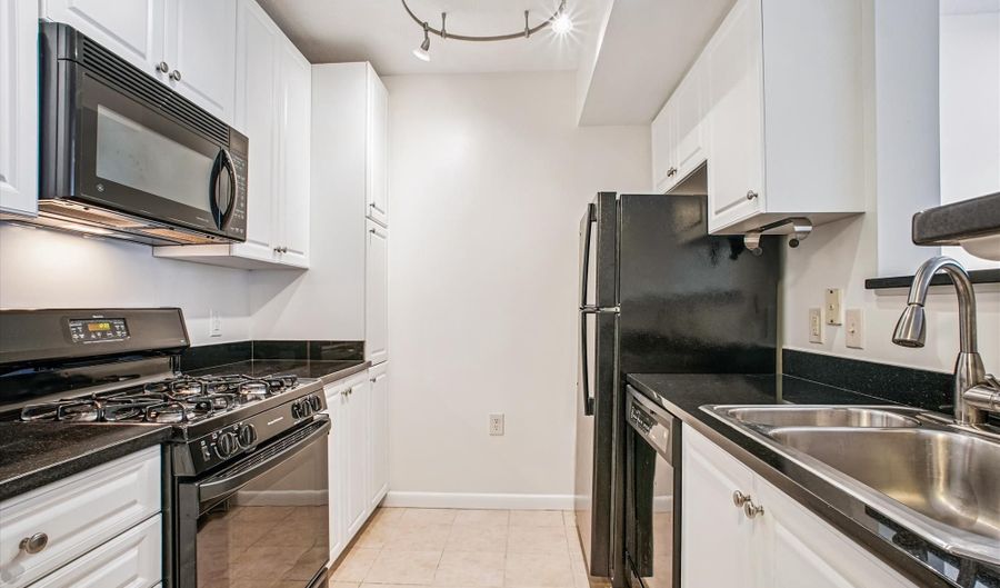 851 N GLEBE Rd 718, Arlington, VA 22203 - 1 Beds, 1 Bath