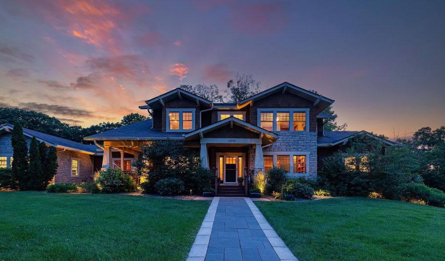 33943 Mill Creek Dr, Adel, IA 50003 - 5 Beds, 4 Bath
