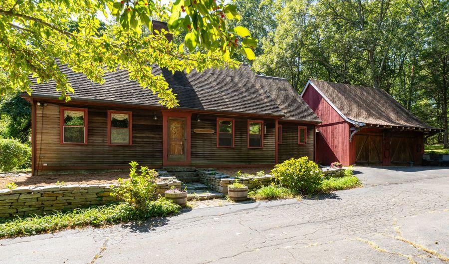 8 Butter Jones Rd, Chester, CT 06412 - 3 Beds, 3 Bath