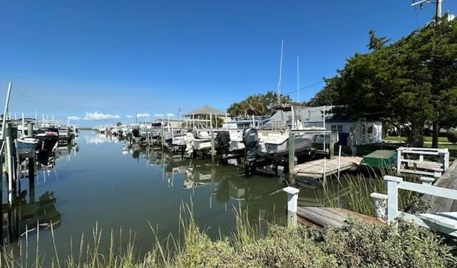 319 Old Causeway Rd, Atlantic Beach, NC 28512 - 3 Beds, 3 Bath