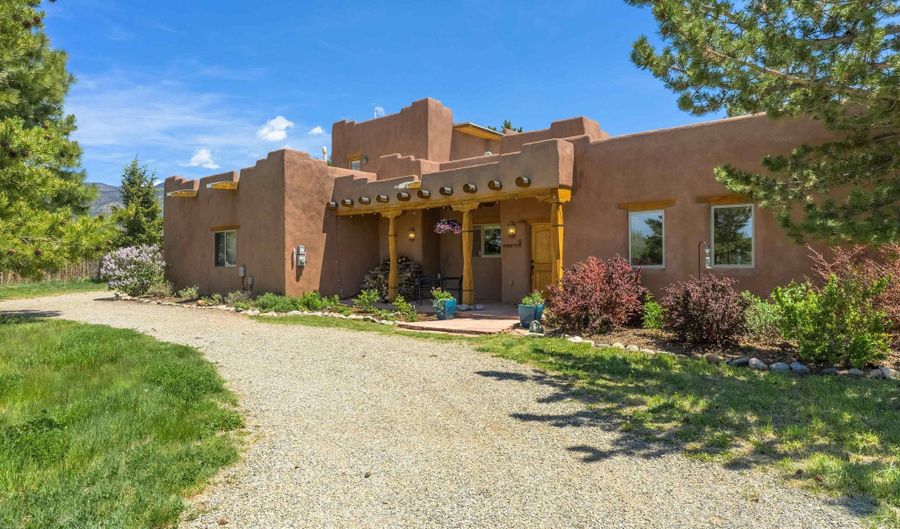 9 Desiderio, Arroyo Seco, NM 87514 - 3 Beds, 3 Bath