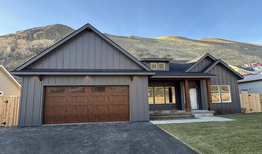 503 Rosewood Dr, Bellevue, ID 83313 - 3 Beds, 3 Bath