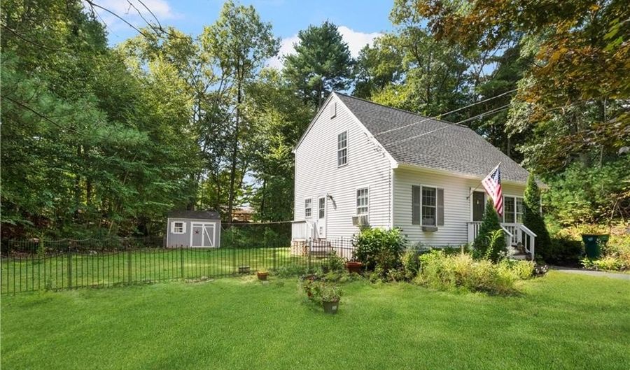 19 Narragansett Ave, Glocester, RI 02814 - 3 Beds, 2 Bath