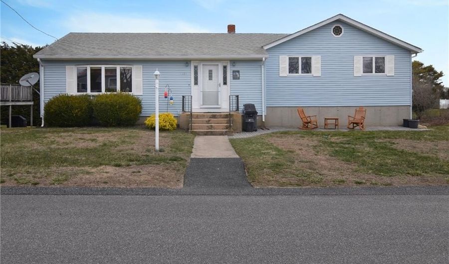 151 E Shore Rd, Narragansett, RI 02882 - 3 Beds, 2 Bath
