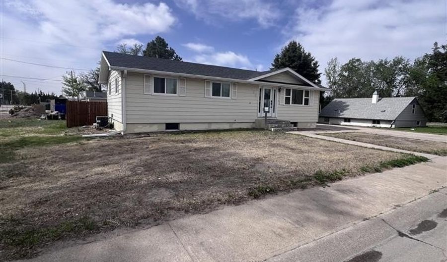 755 E 9TH St, Alliance, NE 69301 - 5 Beds, null Bath
