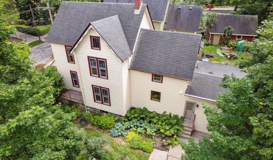 300 3rd St, Ann Arbor, MI 48103 - 3 Beds, 3 Bath