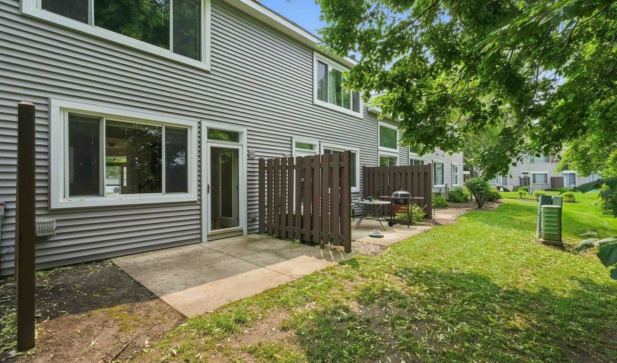 2052 WAVERLY Ln, Algonquin, IL 60102 - 2 Beds, 2 Bath