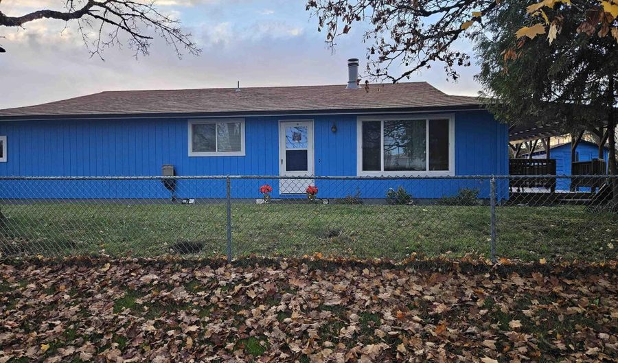 1999 Columbus Pl SE, Albany, OR 97322 - 3 Beds, 2 Bath