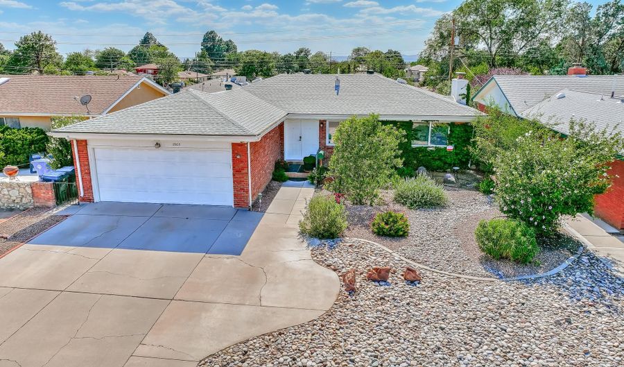 2905 San Pablo St NE, Albuquerque, NM 87110 - 4 Beds, 3 Bath