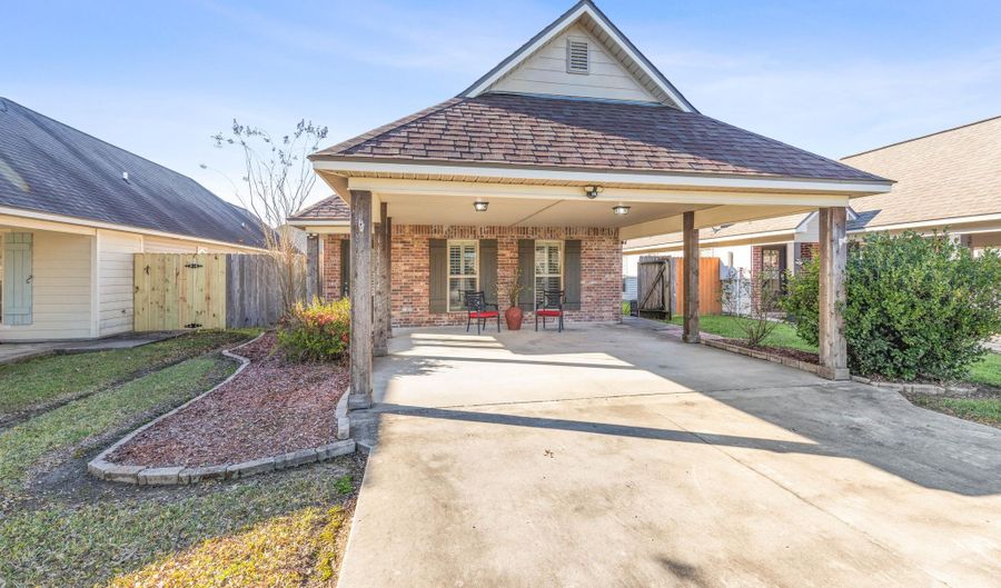 111 Acacia Ln, Abbeville, LA 70510 - 3 Beds, 2 Bath