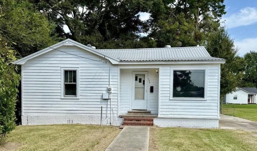 508 Thomas St, Abbeville, LA 70510 - 2 Beds, 1 Bath