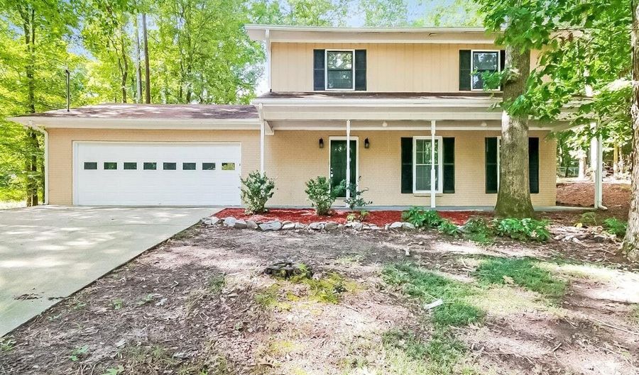 350 Oak St, Fayetteville, GA 30215 - 3 Beds, 3 Bath