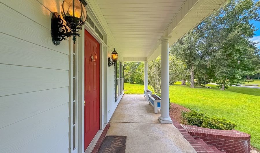 1417 College Rd, Bainbridge, GA 39819 - 4 Beds, 2 Bath