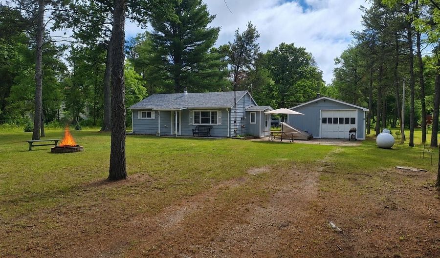 1172 W 13th Ct, Arkdale, WI 54613 - 2 Beds, 1 Bath