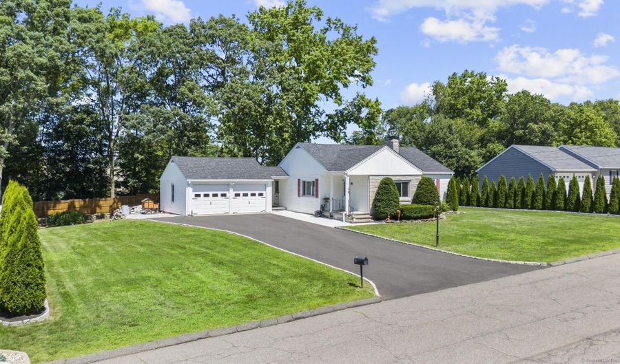 5 Greenfield Dr, Ansonia, CT 06401 - 3 Beds, 1 Bath