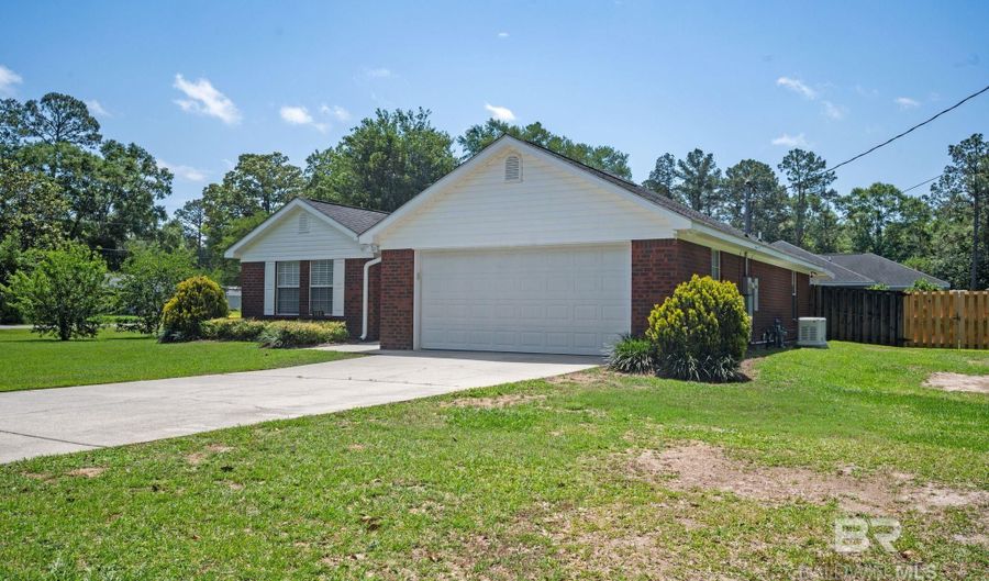 400 W 15th St, Bay Minette, AL 36507 - 3 Beds, 2 Bath